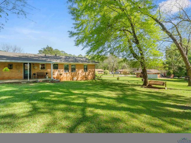 207 Katherine Dr, House other with 3 bedrooms, 2 bathrooms and null parking in Daingerfield TX | Image 23