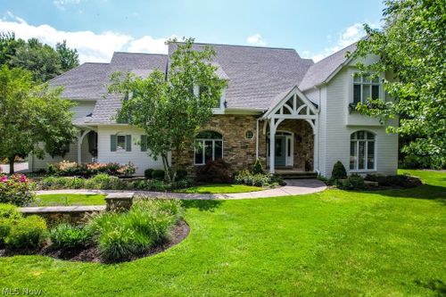 20 High Point Ln, Bentleyville, OH, 44022-3604 | Card Image