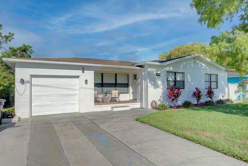 905 S Betty Ln, CLEARWATER, FL, 33756-4204 | Card Image