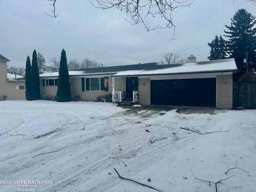 50486 Jefferson Ave, New Baltimore, MI, 48047-2327 | Card Image