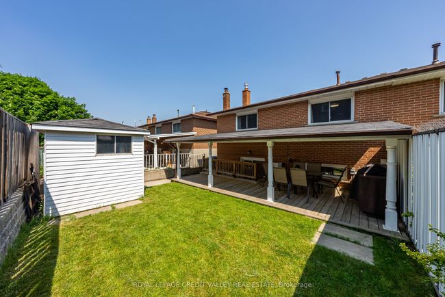 8 Petunias Rd, House attached with 4 bedrooms, 2 bathrooms and 3 parking in Brampton ON | Image 39