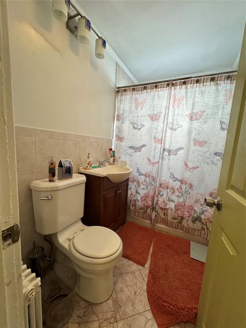 4212 Monticello Ave, Bronx, NY, 10466-2112 | Card Image