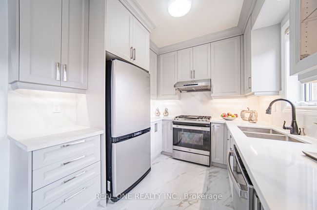 23 Rizal Ave, House attached with 4 bedrooms, 3 bathrooms and 2 parking in Markham ON | Image 15