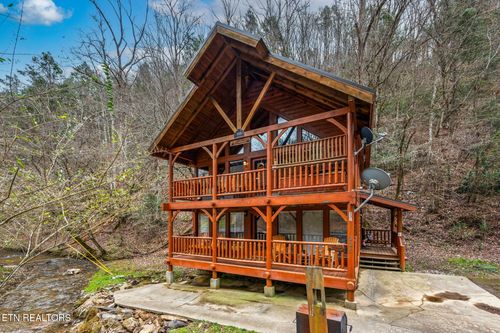 331 Caney Creek Rd, Pigeon Forge, TN, 37863-4710 | Card Image