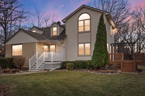 2844 S 132nd Street, New Berlin, WI, 53151 | Card Image