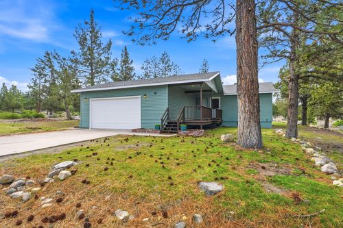 15617 Sherwood Rd, Weed, CA, 96094-9361 | Card Image