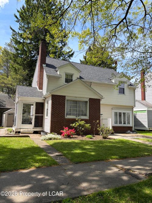 29 E Union St, Kingston, PA, 18704-4815 | Card Image