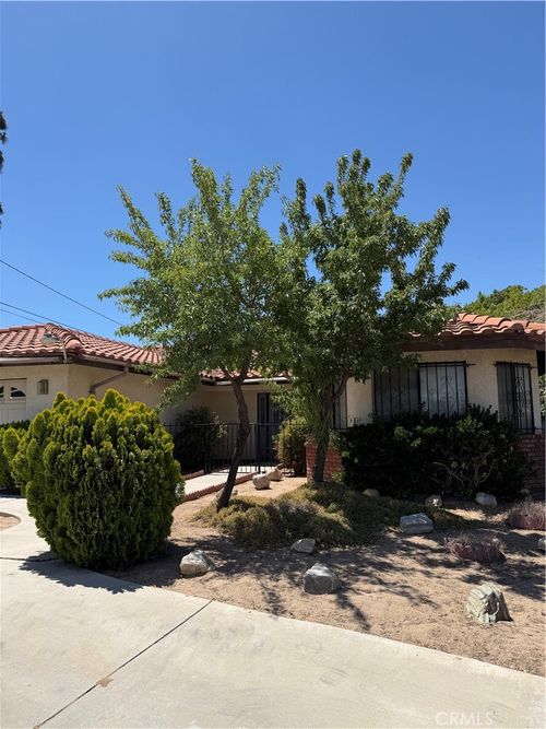 17378 Danbury, Hesperia, CA, 92345 | Card Image