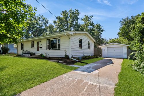 701 Caroline Avenue, Iowa City, IA, 52245 | Card Image