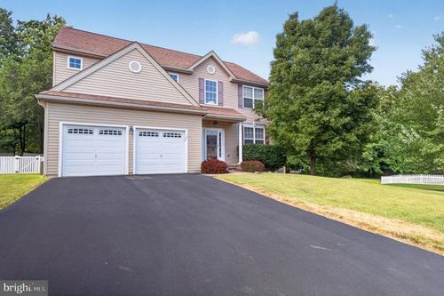 10 Buck Ln, Upper Chichester, PA, 19061-3157 | Card Image