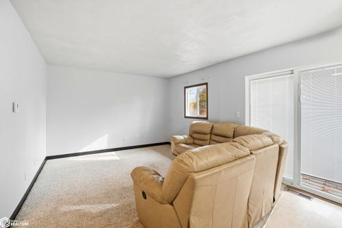 308-302-308 W State St, Mount Pleasant, IA, 52641-1254 | Card Image