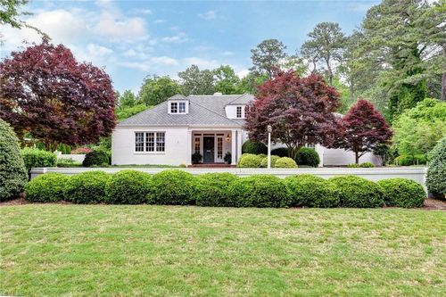 102 Riverside Dr, Newport News, VA, 23606-3616 | Card Image