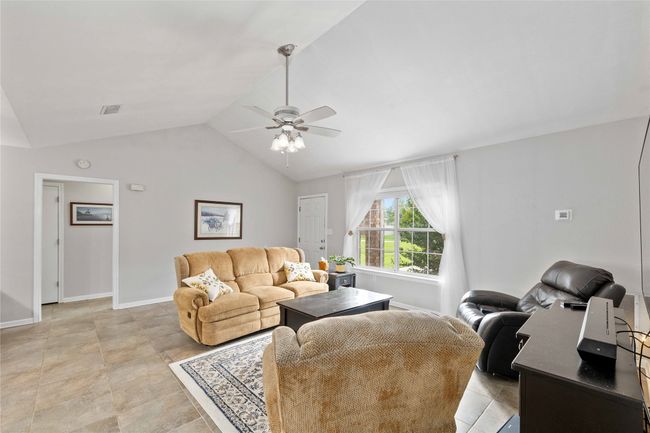 209 E Hall Ct, House other with 3 bedrooms, 2 bathrooms and null parking in Early TX | Image 6