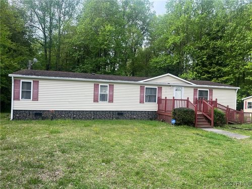 202 Savedge Ave, Wakefield, VA, 23888-2902 | Card Image