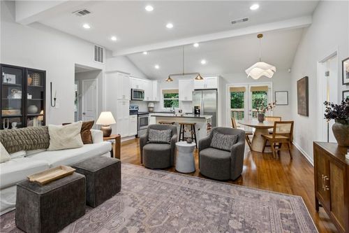 2093 Garden Cir, Decatur, GA, 30032-5311 | Card Image