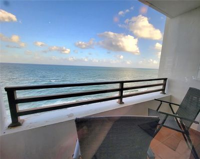 1014 - 3505 S Ocean Dr, Condo with 2 bedrooms, 2 bathrooms and null parking in Hollywood FL | Image 2