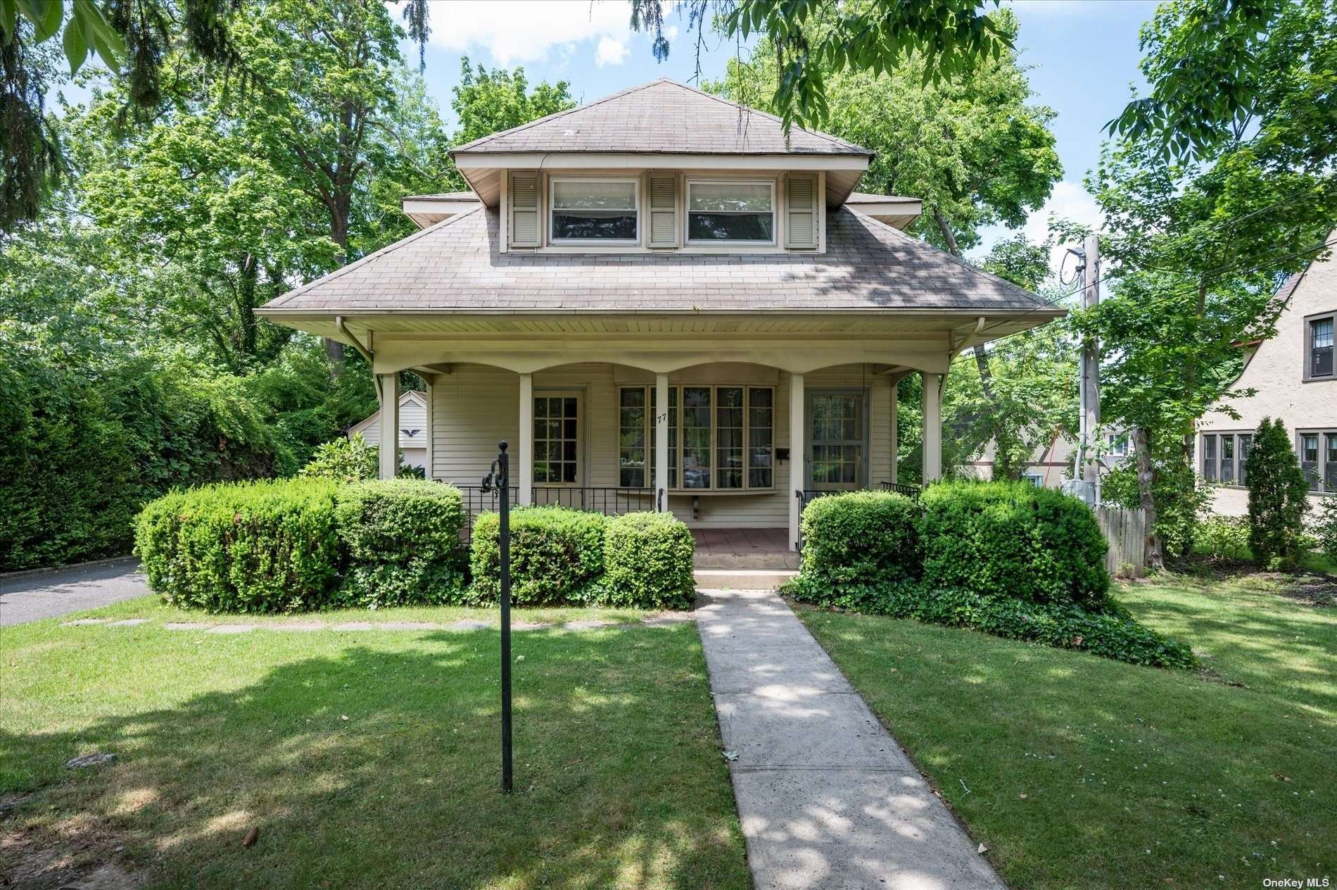 Park Ave, Manhasset, NY 11030