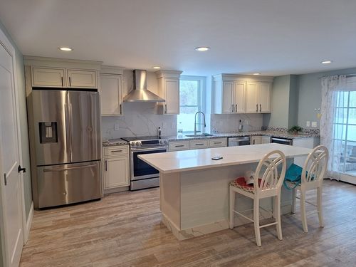 b-48 Gee Ave, Gloucester, MA, 01930-1748 | Card Image
