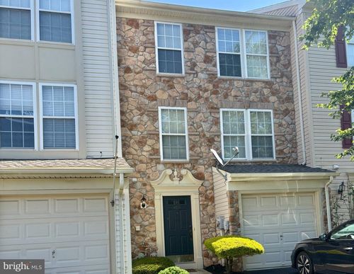 4606 Jasmine Dr, CENTER VALLEY, PA, 18034-8507 | Card Image