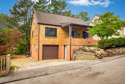 412 Nicholas St, Mt Oliver, PA, 15210-2432 | Card Image