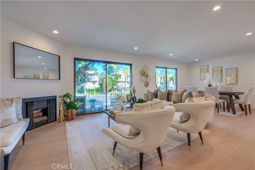 unit-1-17230 Chatsworth St, Granada Hills, CA, 91344-5736 | Card Image