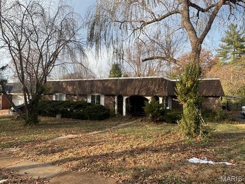 599 Arblay Pl, Manchester, MO, 63011-4063 | Card Image