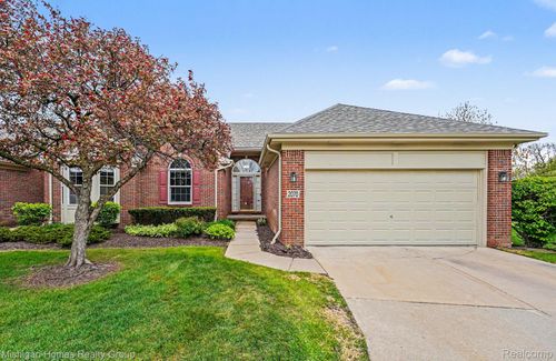 106-2070 S Red Maple Lane S, Walled Lake, MI, 48390 | Card Image