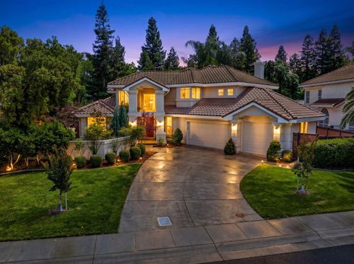 3324 La Playa Dr, Davis, CA, 95618-6723 | Card Image