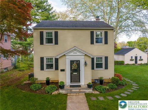 2026 Montgomery St, BETHLEHEM, PA, 18017-4842 | Card Image