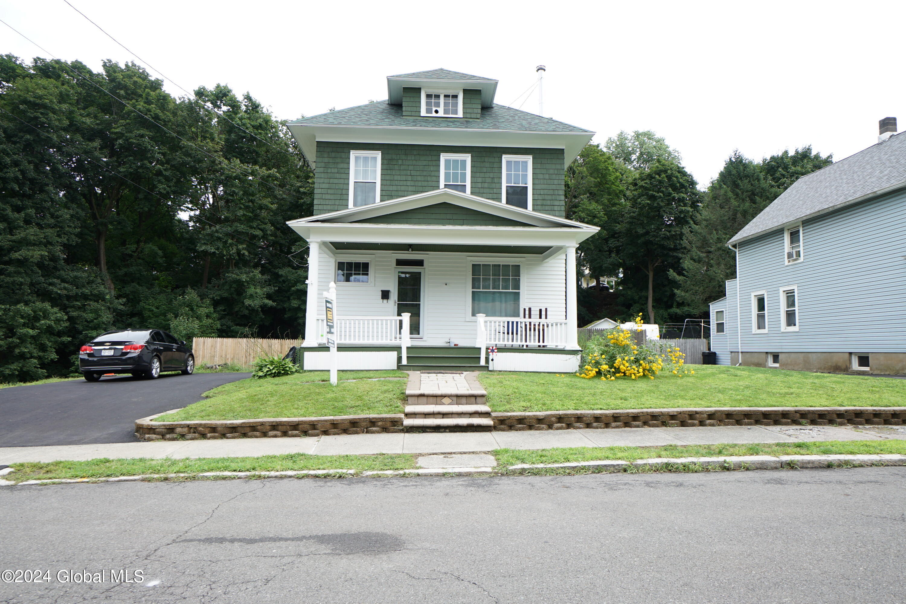2nd St, Rensselaer, NY 12144