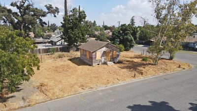 200 N Los Angeles Street, House other with 1 bedrooms, 1 bathrooms and null parking in Tulare CA | Image 2