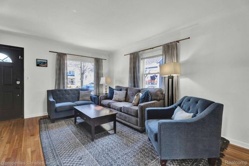 207 N Vermont Ave, Royal Oak, MI, 48067-2084 | Card Image