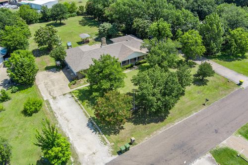 1105 Maree Dr, Waxahachie, TX, 75165-6322 | Card Image