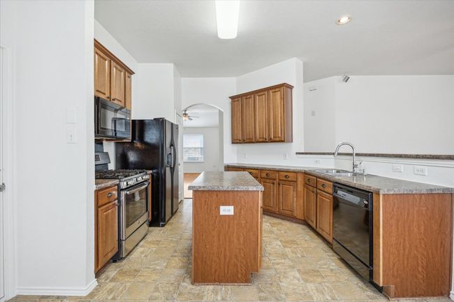 1314 Rainbow Parke Dr, House other with 3 bedrooms, 2 bathrooms and 2 parking in Round Rock TX | Image 6