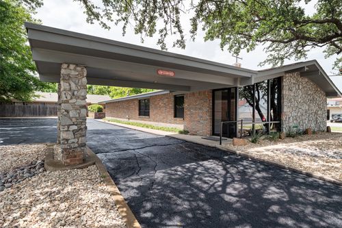 1512 Crestridge Dr, Cleburne, TX, 76033-4141 | Card Image