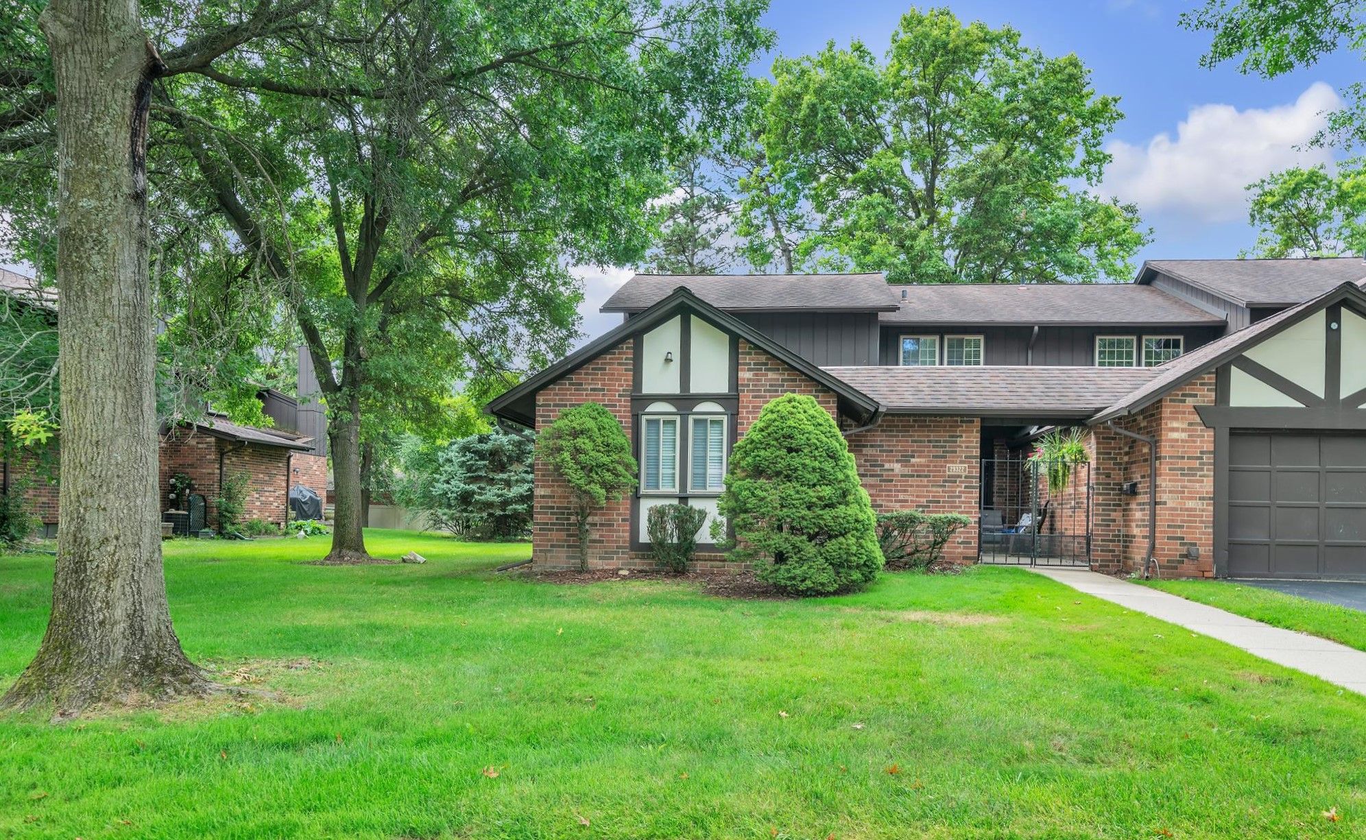 Wellington Rd, Southfield, MI 48034