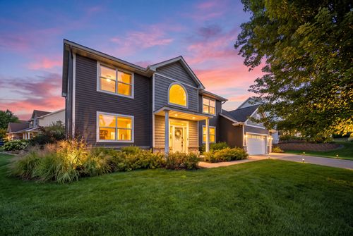 5294 Marquess Trl N, Lake Elmo, MN, 55042-4414 | Card Image