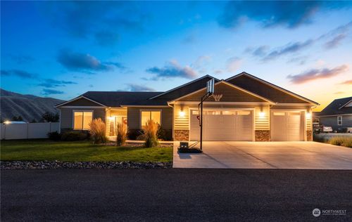 156 Starlight Avenue, Wenatchee, WA, 98801 | Card Image