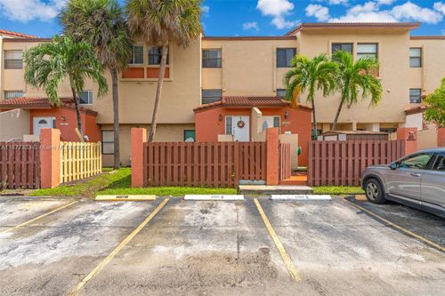 17-10003 Nw 9th Street Cir, Miami, FL, 33172-5181 | Card Image