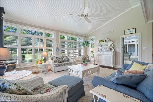 402 Progreston Rd, House other with 2 bedrooms, 4 bathrooms and 14 parking in Carlisle ON | Image 17