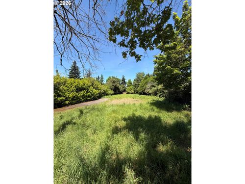 10861 E Burnside St, Portland, OR, 97216 | Card Image