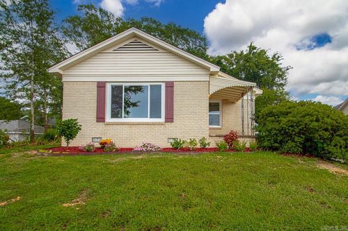 111 N 1st St, Benton, AR, 72015-4467 | Card Image