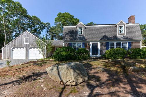 88 Perry Rd, North Falmouth, MA, 02556-2105 | Card Image