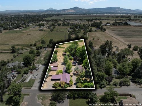 2958 Freeland Rd, Central Point, OR, 97502-1402 | Card Image