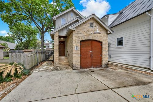 1091 Mulberry Ave, New Braunfels, TX, 78130-4977 | Card Image