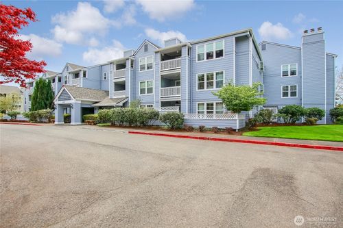 107-4081 224th Ln Se, Issaquah, WA, 98029-6233 | Card Image