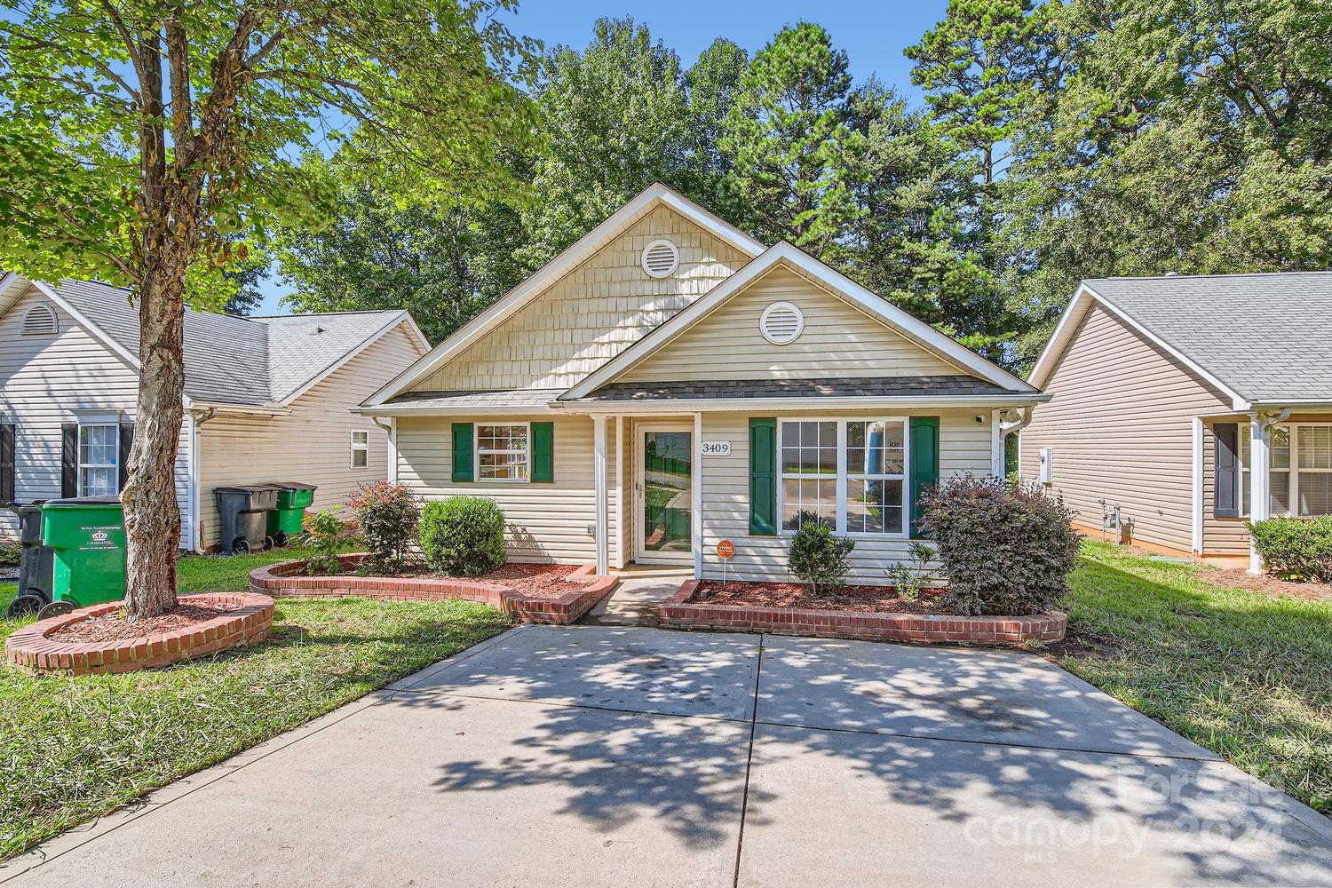 Kelsey Emma Ct, Charlotte, NC 28269