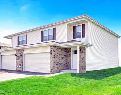 1444 Somerset Drive, Townhouse with 3 bedrooms, 2 bathrooms and 2 parking in Beecher IL | Image 1