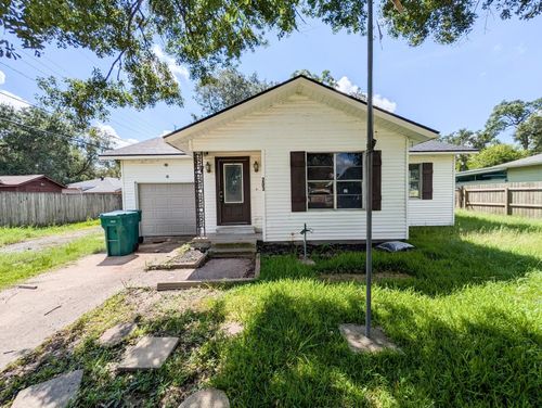 203 Camellia Ave, Orange, TX, 77630-4623 | Card Image