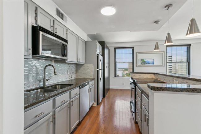APT-1105 - 109 N Main St, Condo with 2 bedrooms, 2 bathrooms and null parking in Memphis TN | Image 8